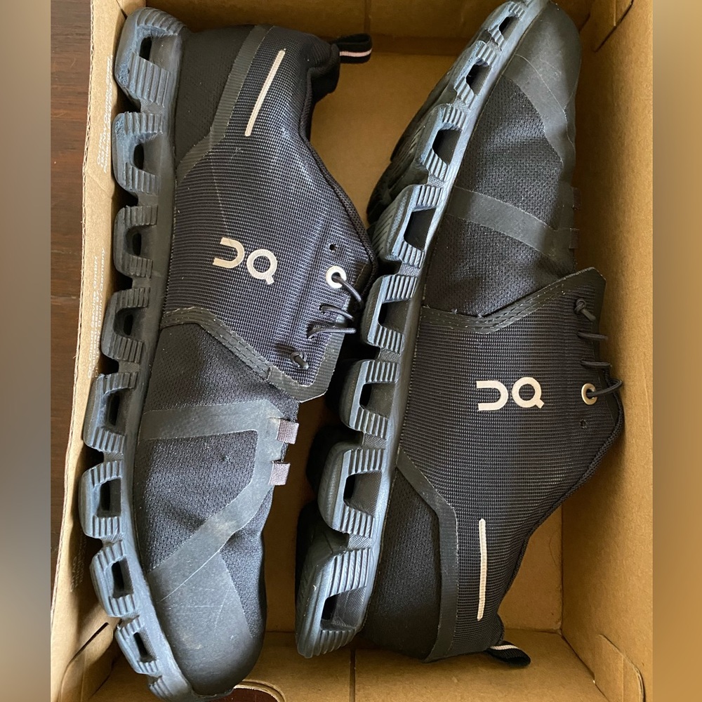 Men’s On Cloud 5 waterproof size 10.5